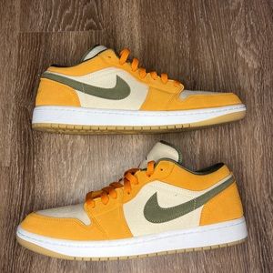 Air Jordan 1 Low SE - Light Curry